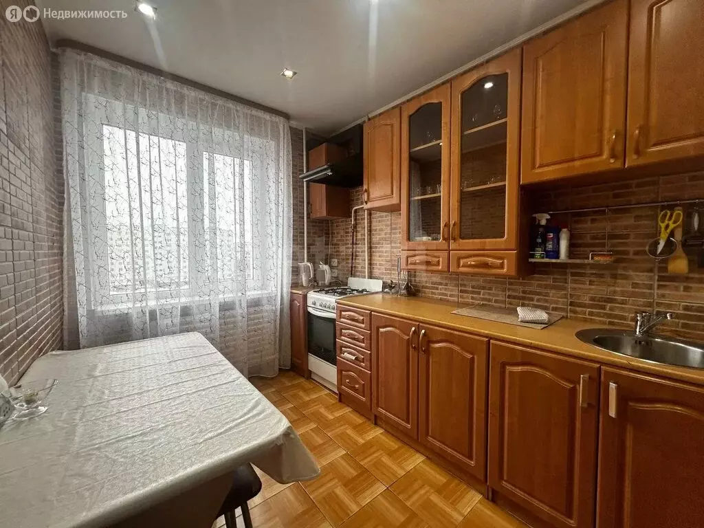 3-комнатная квартира: Усинск, Пионерская улица, 1 (67.9 м) - Фото 2