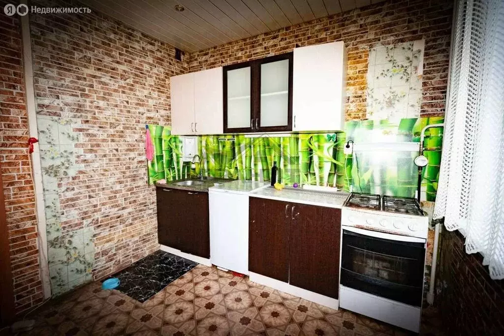 2-комнатная квартира: посёлок Большая Вишера, Первомайская улица, 9 ... - Фото 1