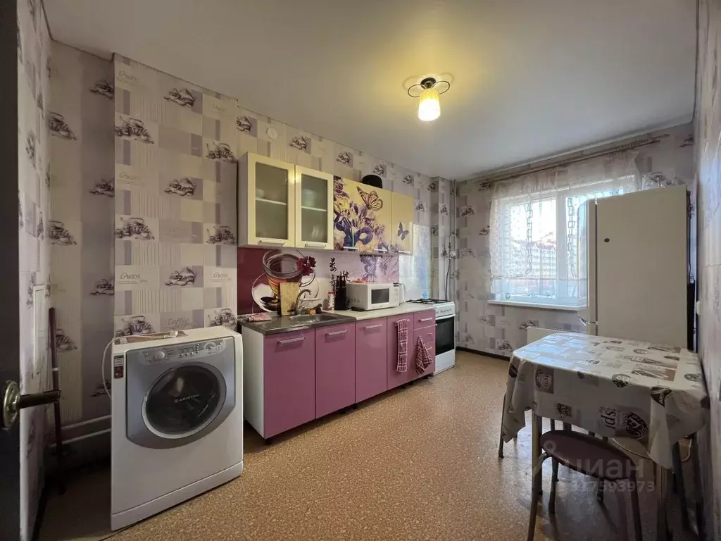 3-к кв. Ханты-Мансийский АО, Югорск ул. Чкалова, 7к1 (69.6 м) - Фото 1
