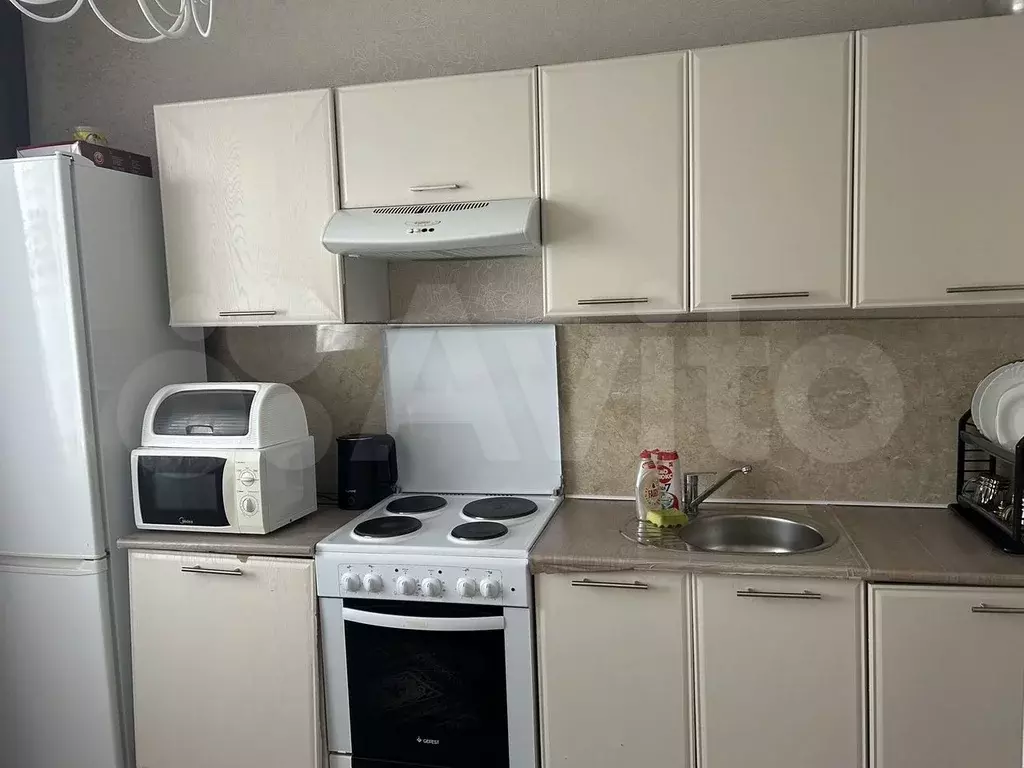 2-к. квартира, 60 м, 11/17 эт. - Фото 1