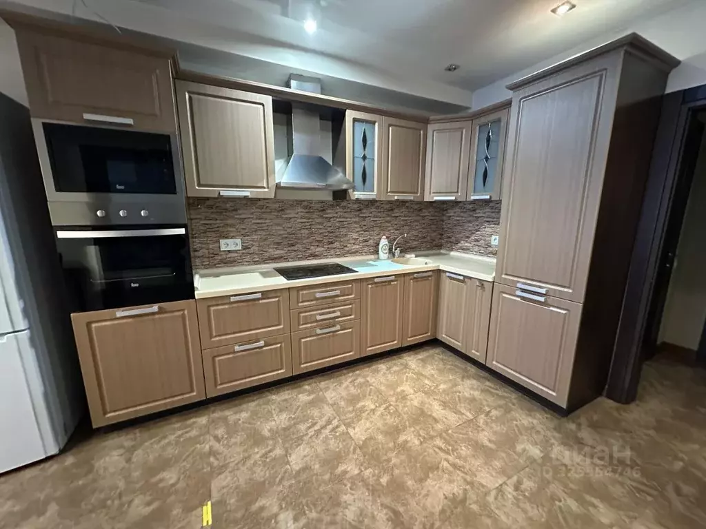 2-к кв. Кемеровская область, Кемерово ул. Терешковой, 18б (98.0 м) - Фото 1