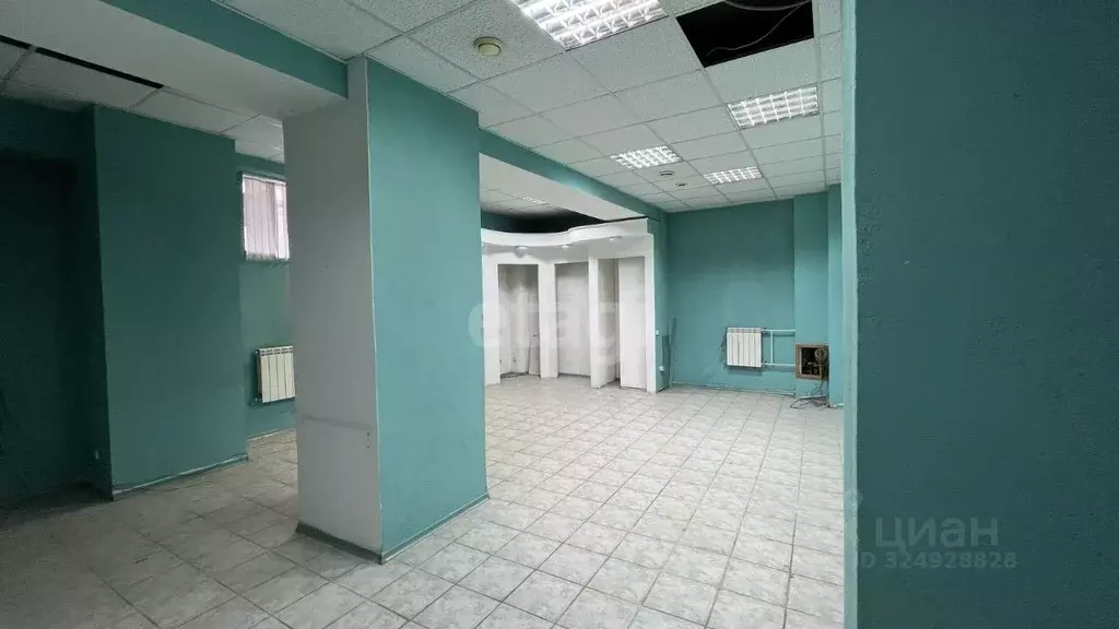 Помещение свободного назначения в Красноярский край, Красноярск просп. ... - Фото 1