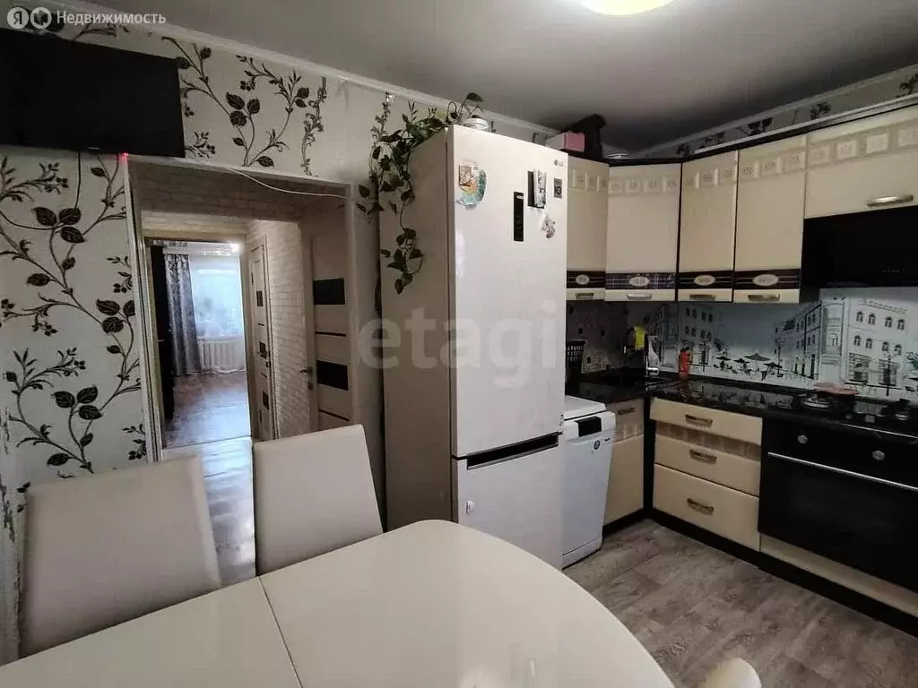 2-комнатная квартира: Алапаевск, улица Николая Островского, 4к2 (51.9 ... - Фото 1