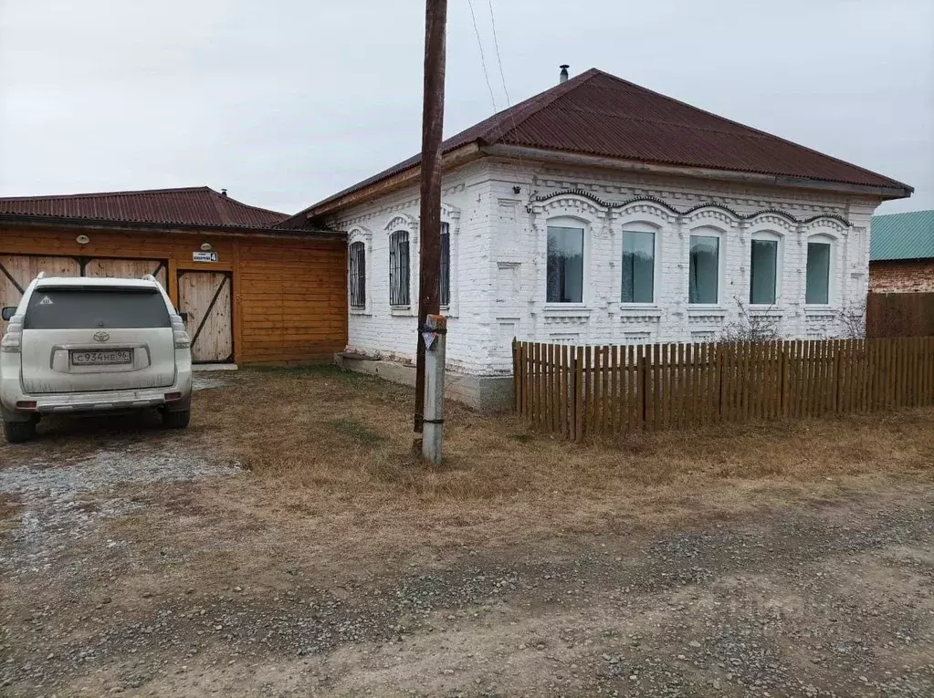 Дом в Свердловская область, Артемовский муниципальный округ, д. ... - Фото 0