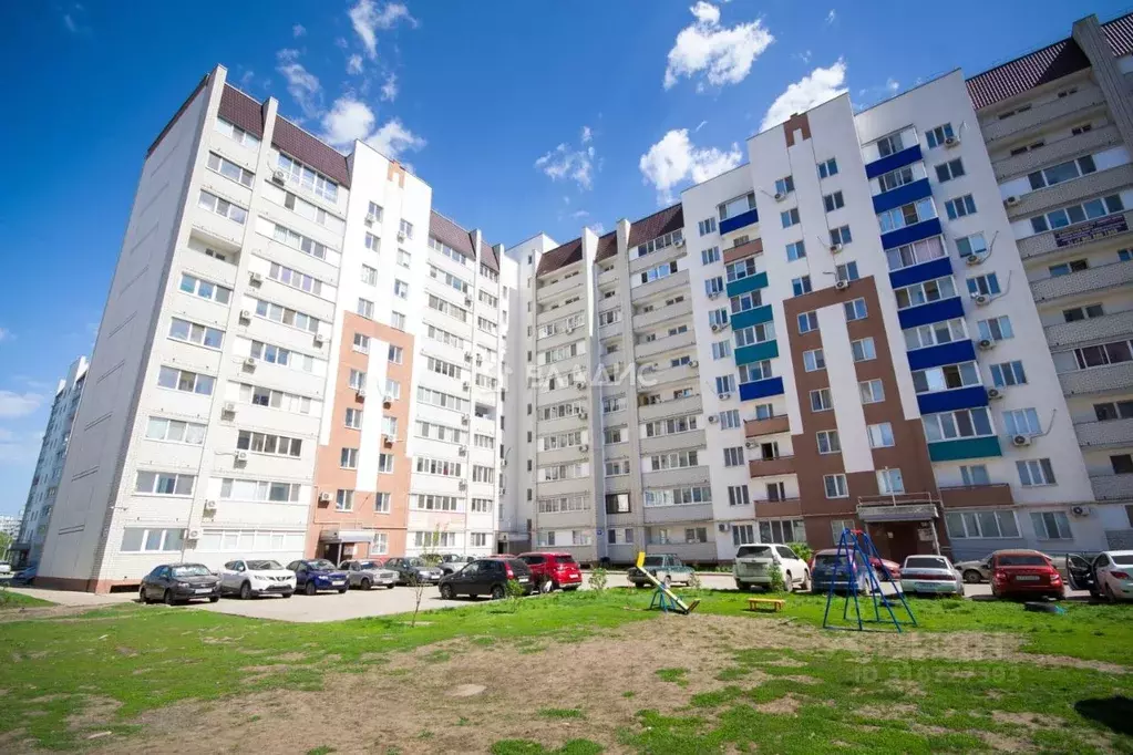 3-к кв. Саратовская область, Балаково ш. Саратовское, 70/1 (60.3 м) - Фото 0