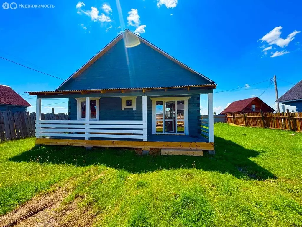 Дом в село Хомутово, улица Георгия Тропина (160 м) - Фото 1