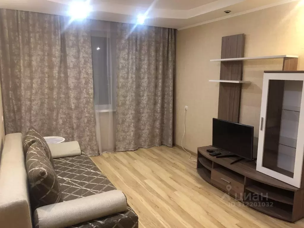 3-к кв. Тюменская область, Тобольск 6-й мкр, 11 (64.0 м) - Фото 1