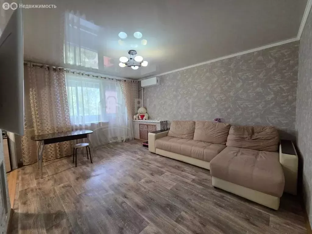 4-комнатная квартира: Нижнекамск, проспект Шинников, 55 (72.6 м) - Фото 1