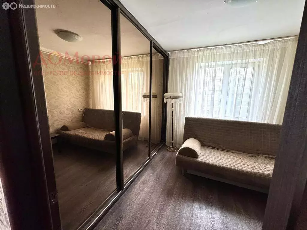3-комнатная квартира: Смоленск, улица Кирова, 27Б (47 м) - Фото 0