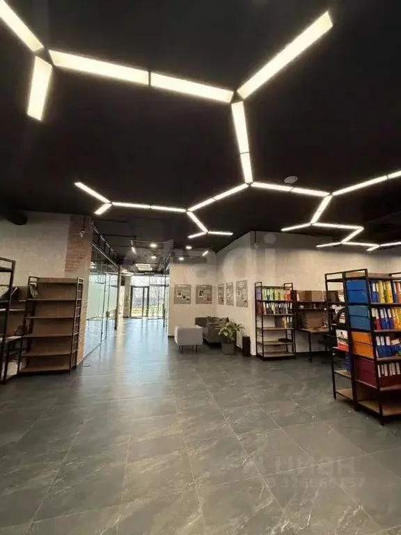 Офис в Крым, Симферопольский район, с. Мирное ул. Марчика (500 м) - Фото 1