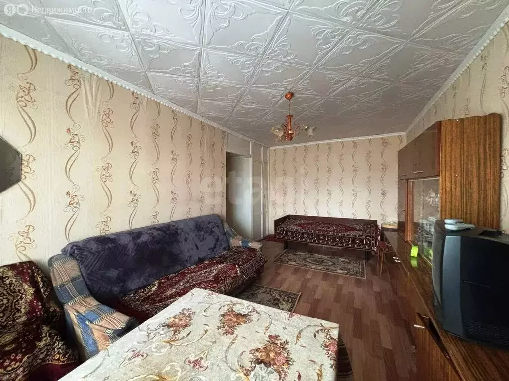 2-комнатная квартира: Ирбит, улица Строителей, 6 (42.2 м) - Фото 1