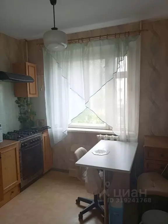3-к кв. Новгородская область, Старая Русса ул. Тахирова, 8 (66.1 м) - Фото 0