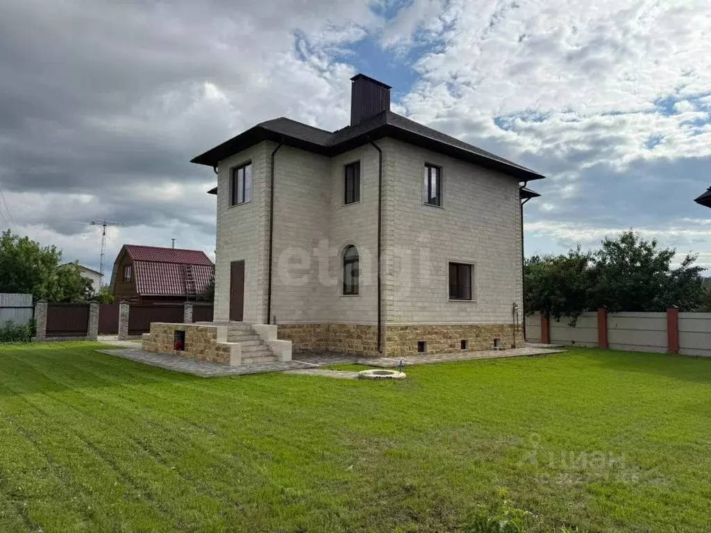 Дом в Брянская область, Брянск пос. Городище, ул. Созидания (247 м) - Фото 1