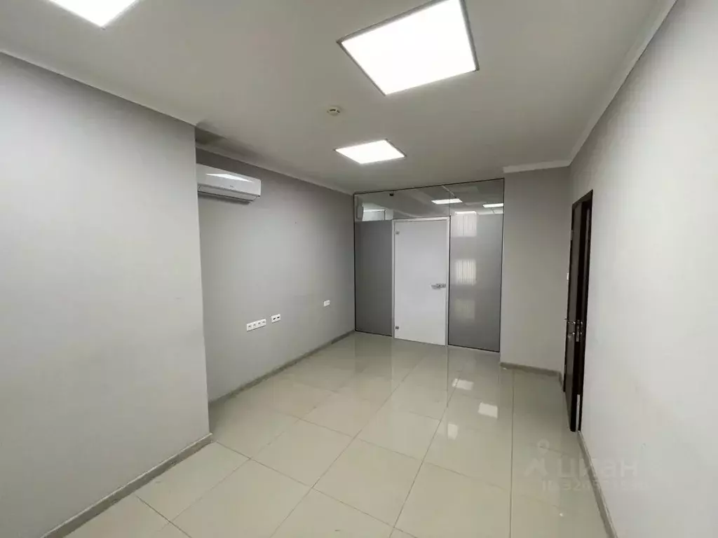 Офис в Краснодарский край, Новороссийск ул. Мира, 1М (58 м) - Фото 2
