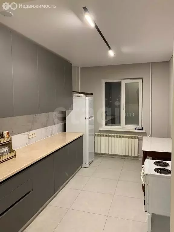 2-комнатная квартира: Якутск, улица Дзержинского, 41/2 (71.4 м) - Фото 0