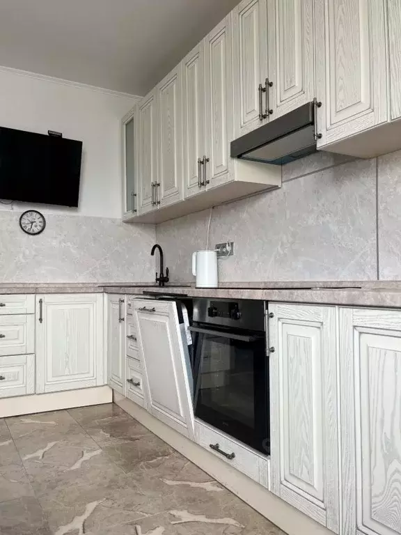 3-к кв. Москва ул. Генерала Белова, 28к2 (80.5 м) - Фото 2
