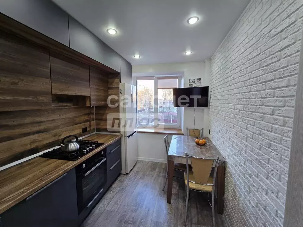 3-к кв. Башкортостан, Мелеуз ул. Ленина, 150 (59.3 м) - Фото 1
