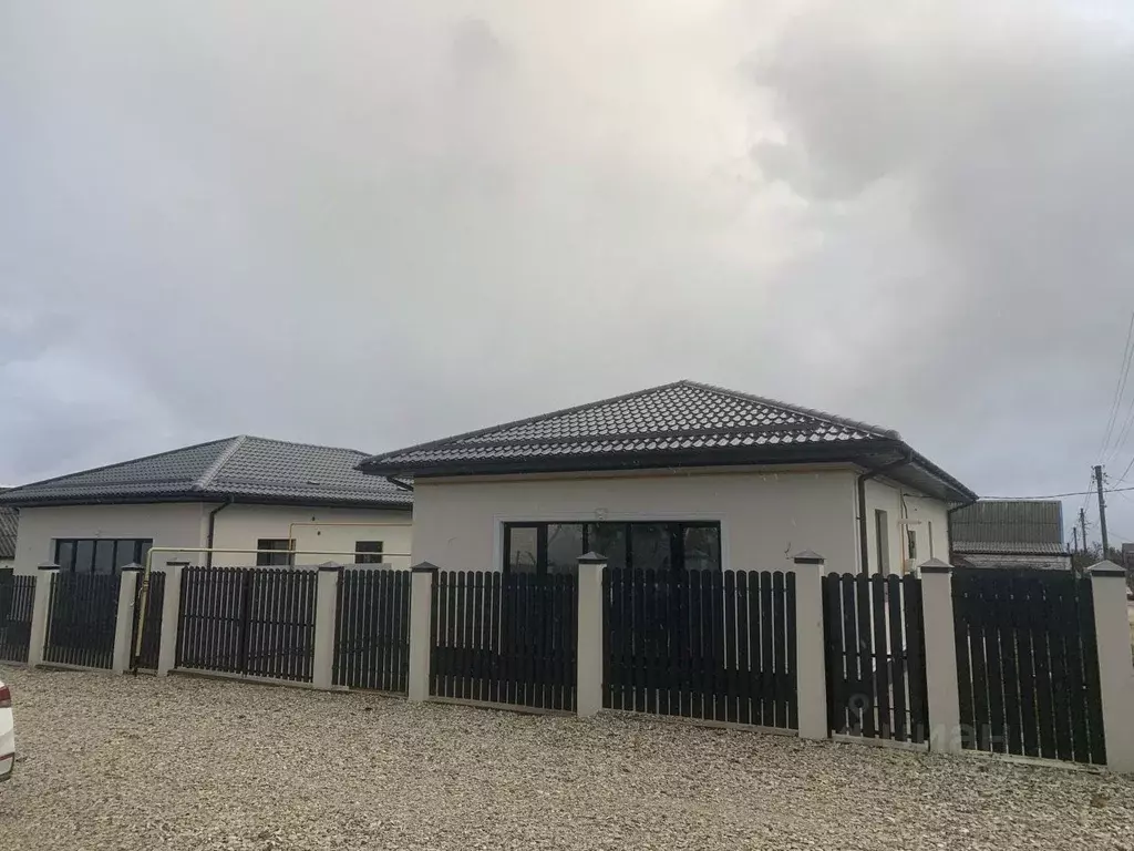 Дом в Краснодарский край, Темрюк ул. Калинина, 2 (82 м) - Фото 1