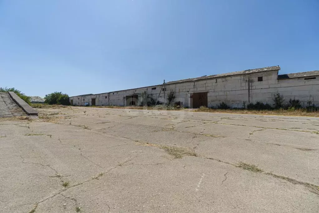 Склад в Крым, Бахчисарайский район, Красномакское с/пос, с. Холмовка ... - Фото 1