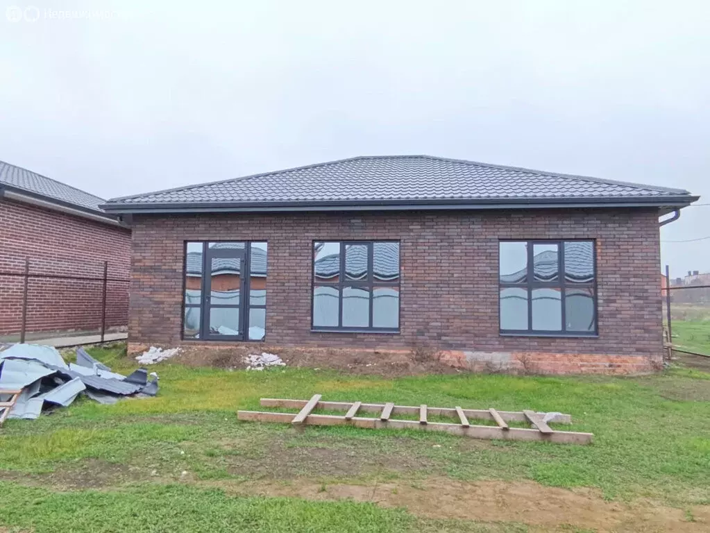 Дом в Азов, улица Пушкина, 62 (100 м) - Фото 1