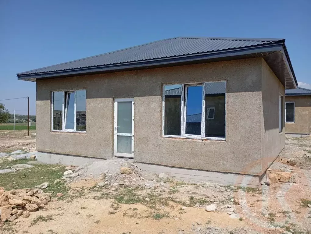 Дом в Крым, Симферопольский район, с. Урожайное ул. Амет-Хана Султана, ... - Фото 1