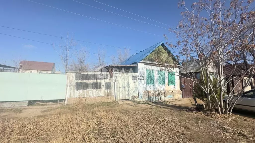 Дом в Астраханская область, Астрахань пер. 11-й Углегорский (44 м) - Фото 0