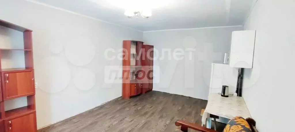 Комната 19,8 м в 8-к., 5/5 эт. - Фото 1