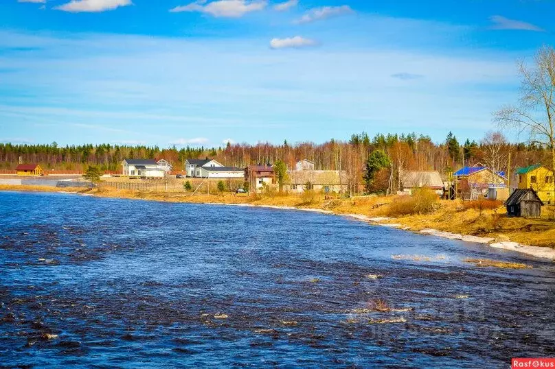 Дом в Карелия, Прионежский район, Шуйское с/пос, д. Бесовец ул. ... - Фото 1