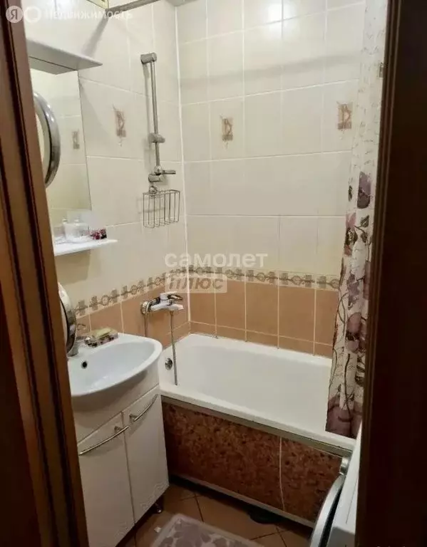 3-комнатная квартира: Ишим, улица Чернышевского, 2 (58 м) - Фото 1