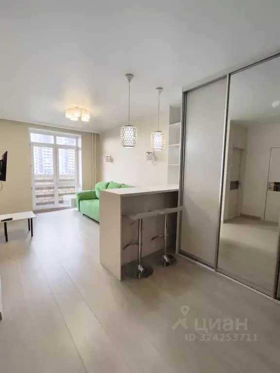 1-к кв. Тюменская область, Тюмень ул. Тимофея Чаркова, 79 (34.5 м) - Фото 1