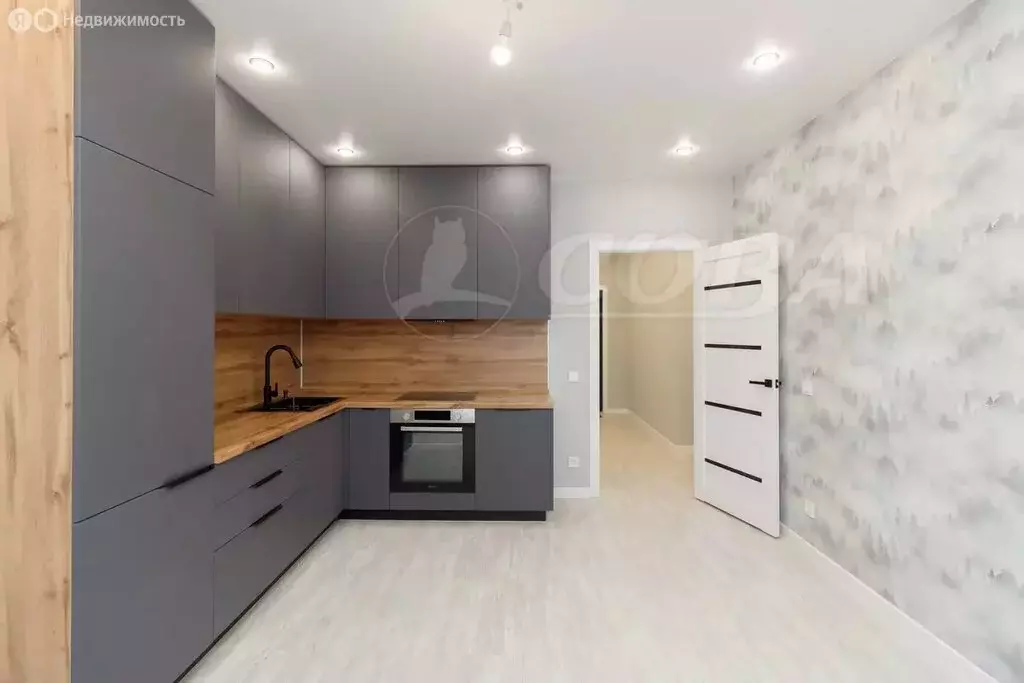 2-комнатная квартира: Тюмень, улица Монтажников, 36 (66 м) - Фото 2