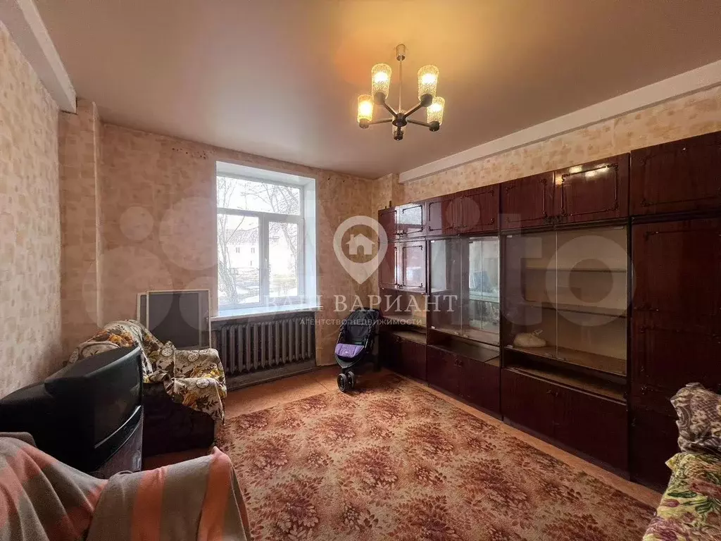 Комната 28,4 м в 2-к., 1/3 эт. - Фото 0