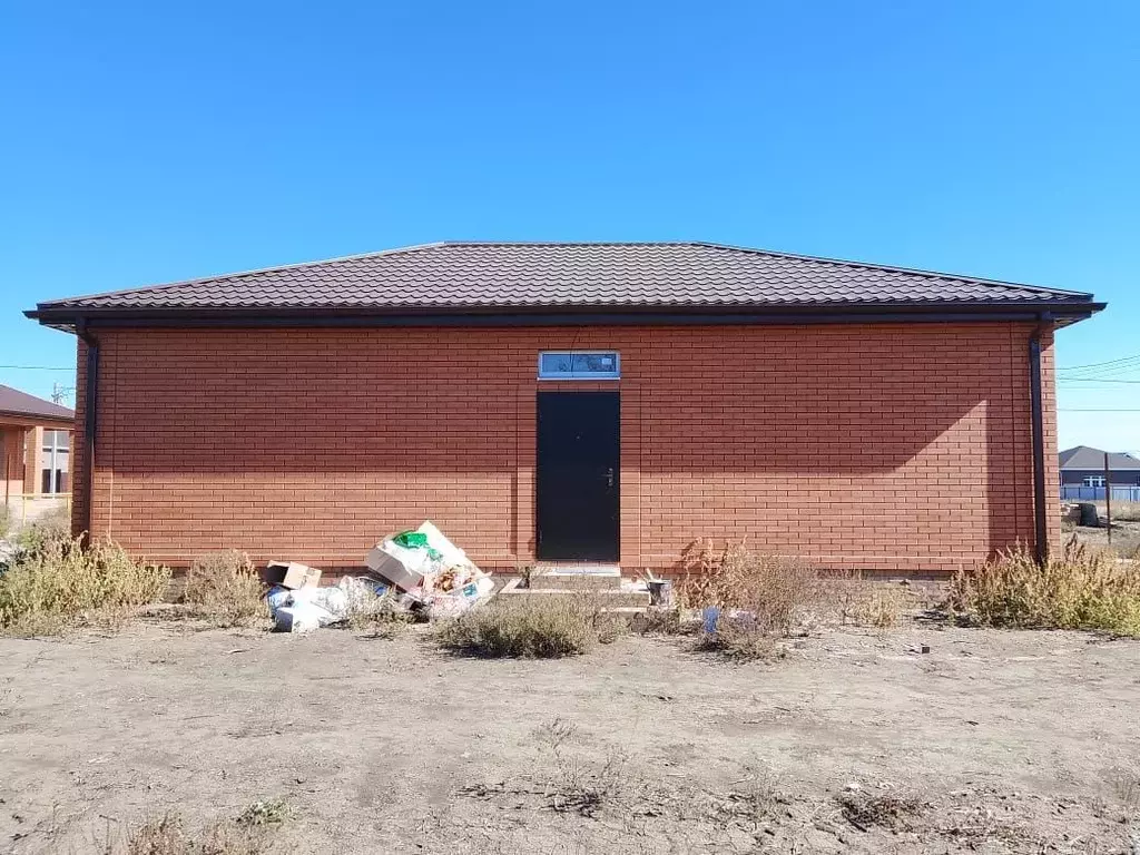 Дом в Ростовская область, Неклиновский район, с. Новобессергеневка ... - Фото 1