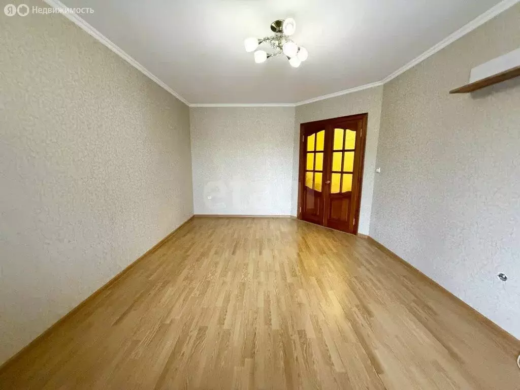 3-комнатная квартира: посёлок Путёвка, Рославльская улица, 7 (83.2 м) - Фото 1