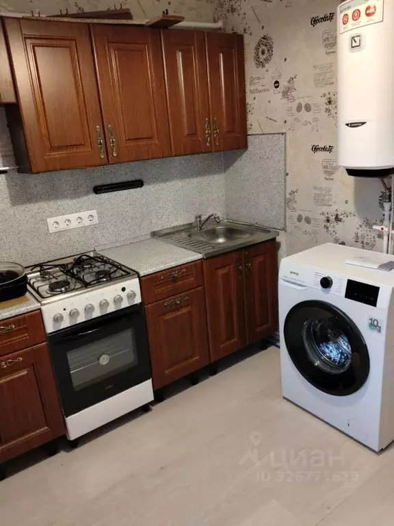 1-к кв. Удмуртия, Ижевск Молодежная ул., 25 (30.0 м) - Фото 1