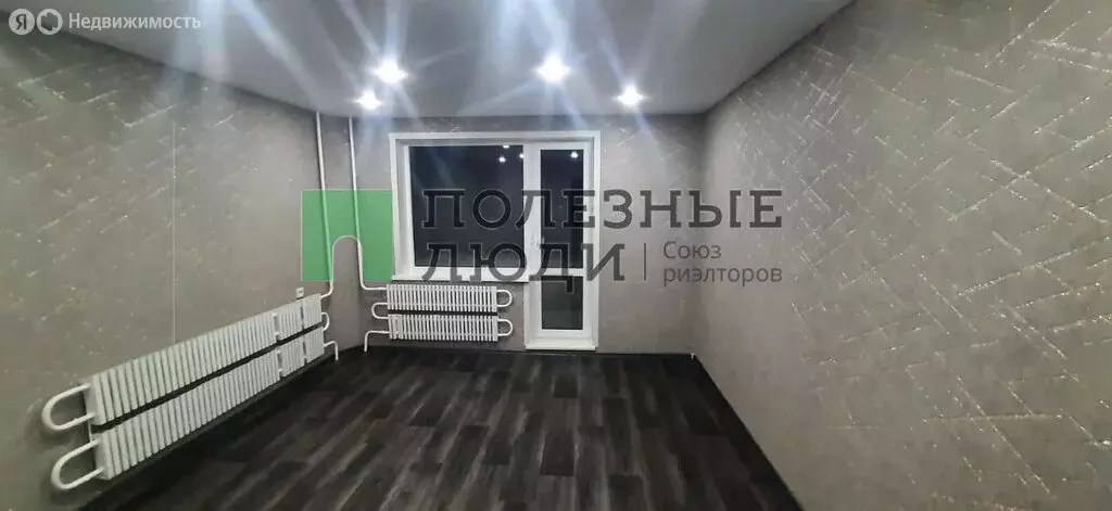 2-комнатная квартира: Зеленодольск, улица Бакы Урманче, 10 (52.5 м) - Фото 0