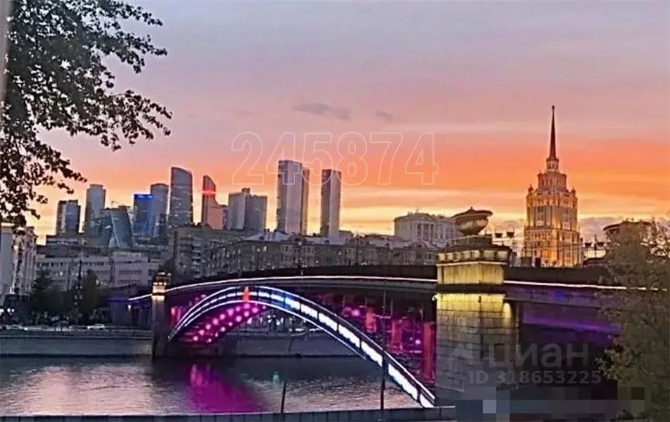 2-к кв. Москва Смоленская наб., 2А (72.7 м) - Фото 0