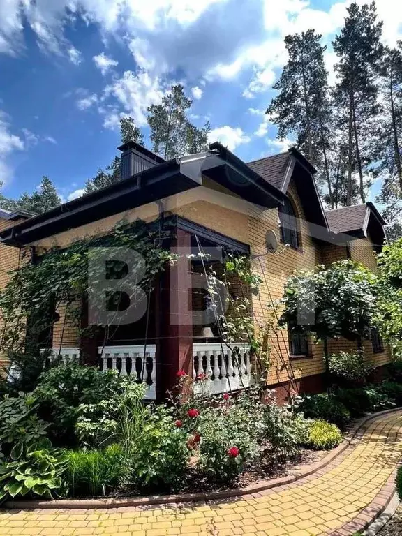 Дом в Воронежская область, с. Новая Усмань пл. Мира (249 м) - Фото 1