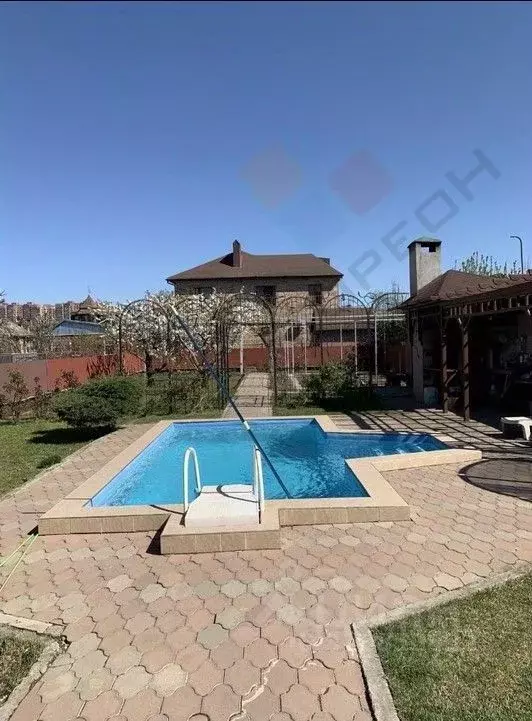Дом в Краснодарский край, Краснодар Центральный мкр, ул. Братьев ... - Фото 0