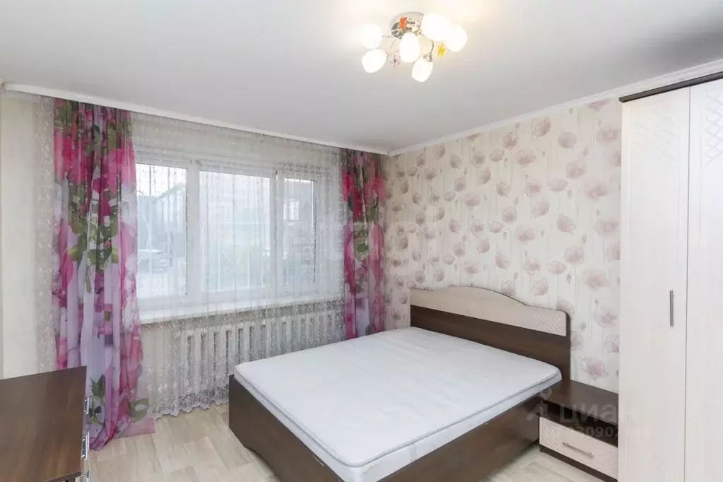 2-к кв. Тюменская область, Тюмень ул. Николая Семенова, 21 (66.6 м) - Фото 0