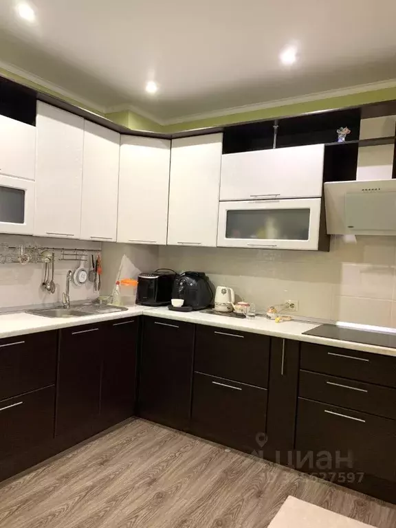 2-к кв. Омская область, Омск Заозерная ул., 19 (68.0 м) - Фото 1