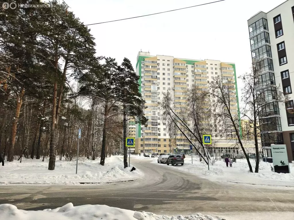 Квартира-студия: Тюмень, улица Парада Победы, 9 (37 м) - Фото 1