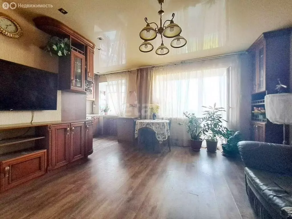 3-комнатная квартира: Пермь, Петропавловская улица, 17 (57 м) - Фото 0