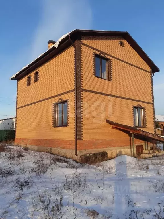 Дом в Калужская область, Дзержинский муниципальный округ, с. Дворцы ... - Фото 1