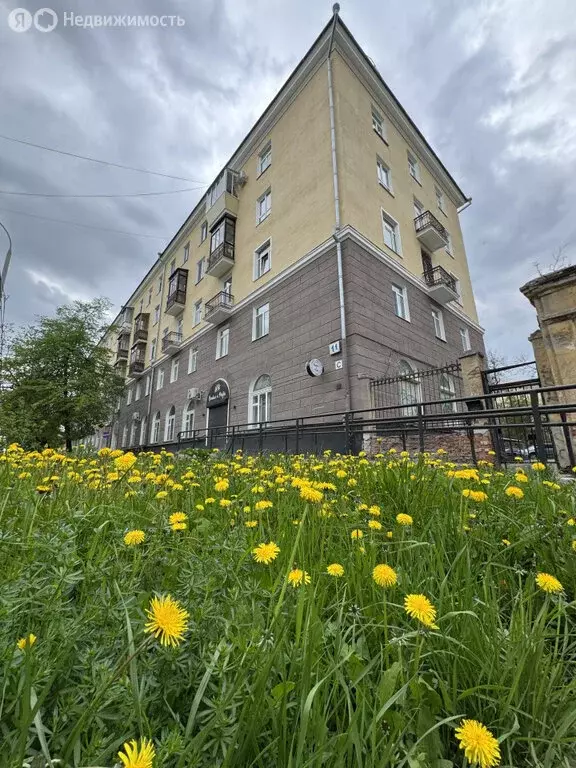 2-комнатная квартира: Екатеринбург, проспект Орджоникидзе, 11 (60 м) - Фото 0