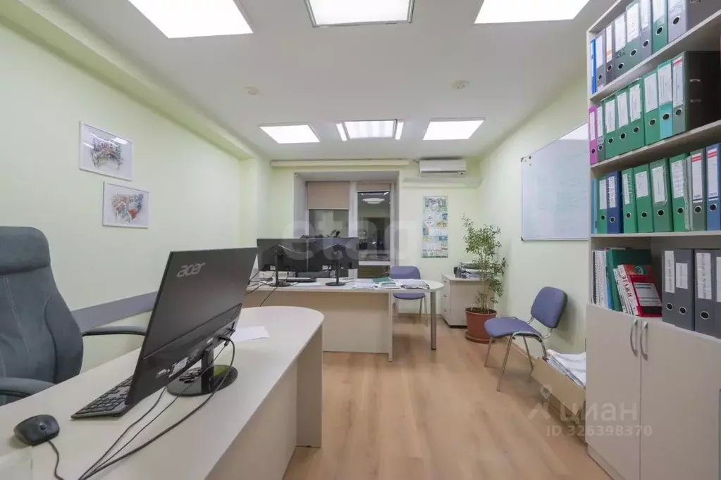 Офис в Пермский край, Пермь ул. 25 Октября, 72 (76 м) - Фото 1