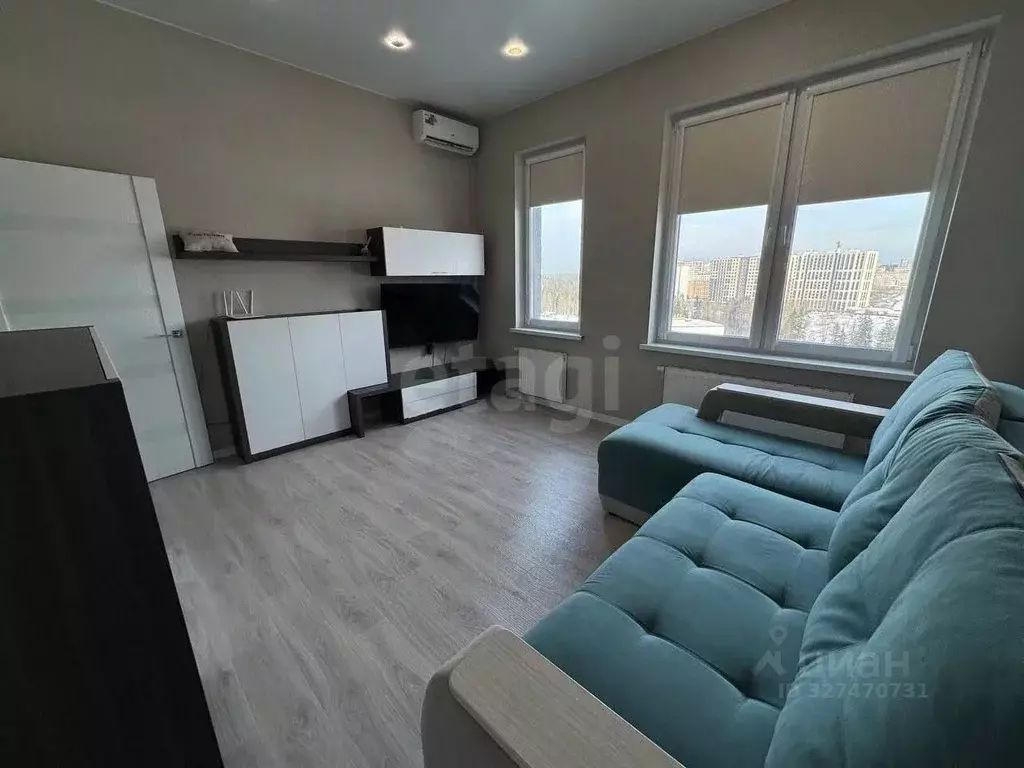 2-к кв. Удмуртия, Ижевск ул. Имени В.С. Тарасова, 1 (55.0 м) - Фото 2