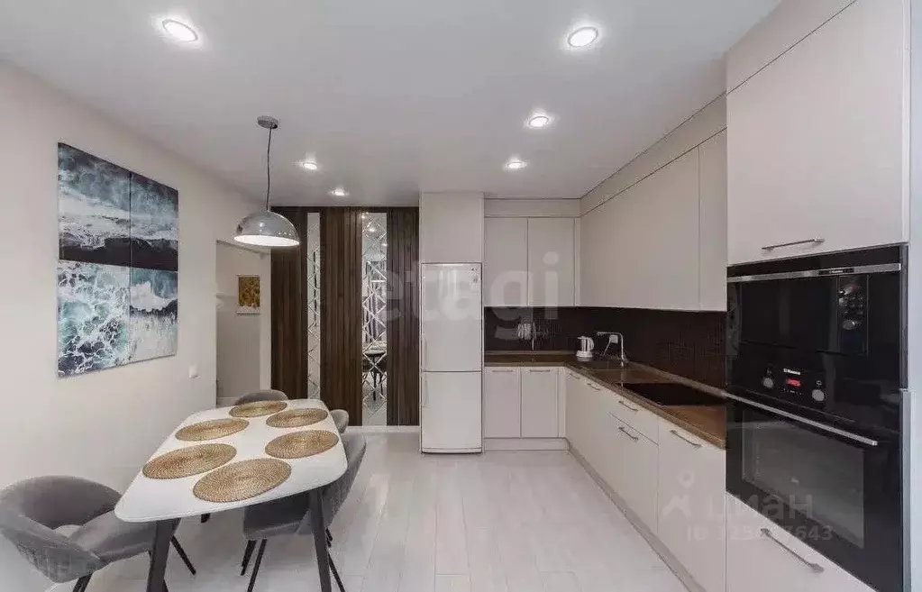 2-к кв. Тюменская область, Тюмень ул. Линейная, 17 (67.2 м) - Фото 1