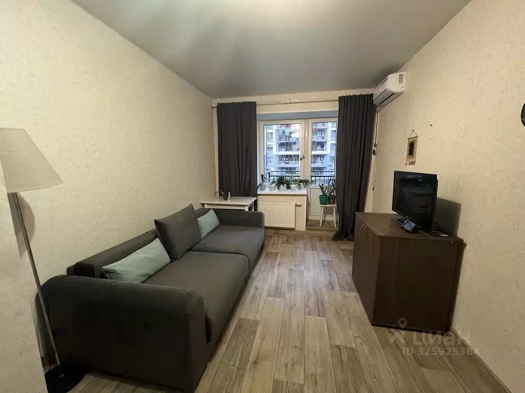 1-к кв. Татарстан, Казань ул. Рауиса Гареева, 100 (34.2 м) - Фото 1