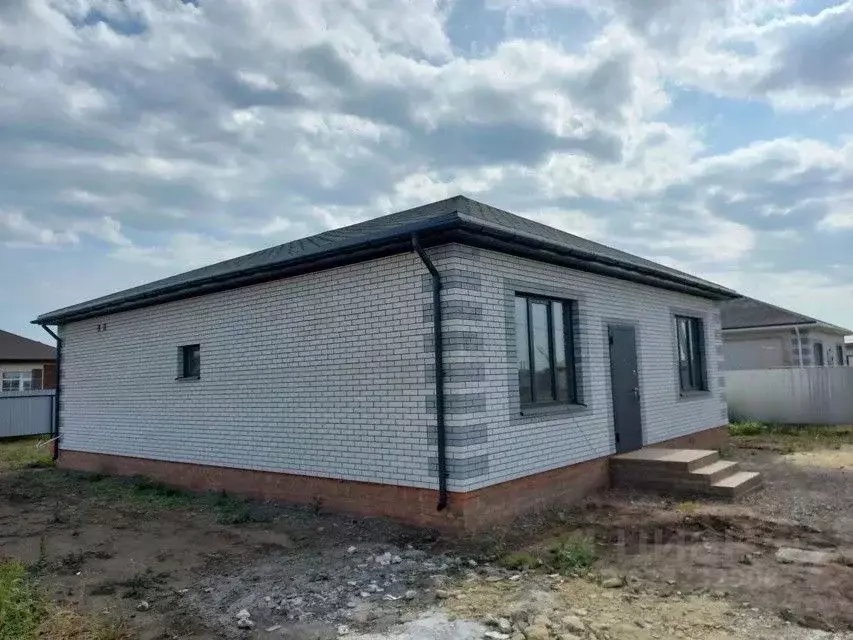 Дом в Ростовская область, Неклиновский район, с. Новобессергеневка ул. ... - Фото 1